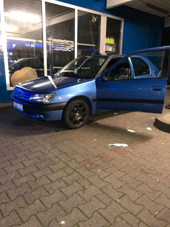 Peugeot 306