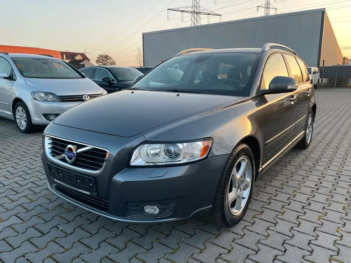 Volvo V50