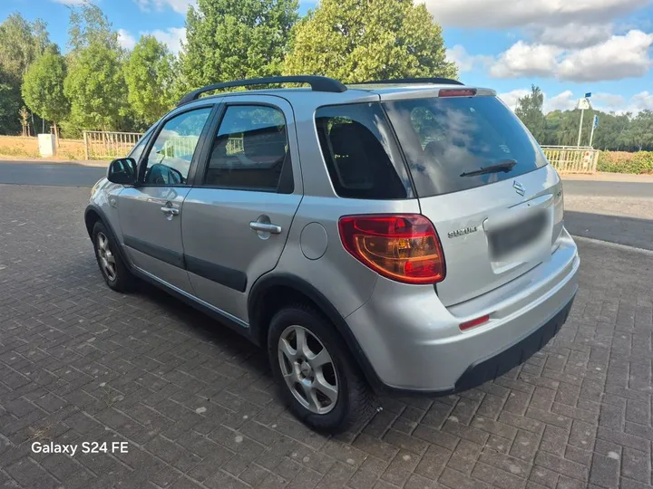Suzuki SX4