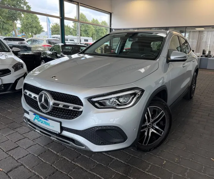 Mercedes-Benz GLA 200