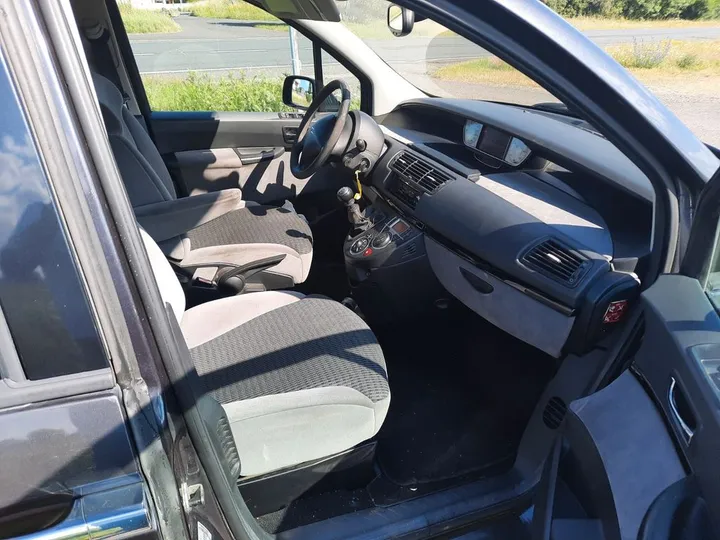 Citroën C8