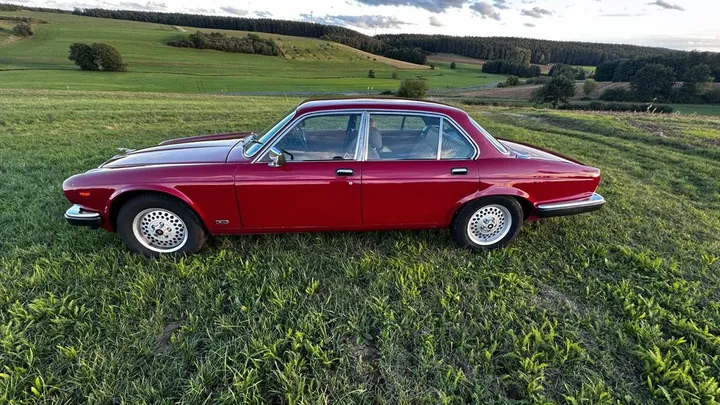 Jaguar XJ6