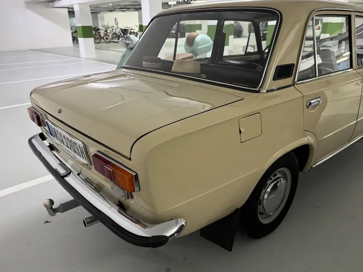 Lada 1200