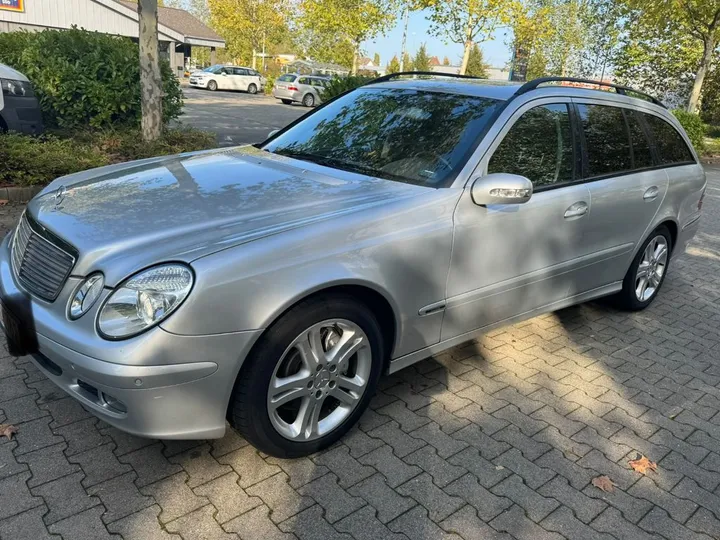 Mercedes-Benz E 200