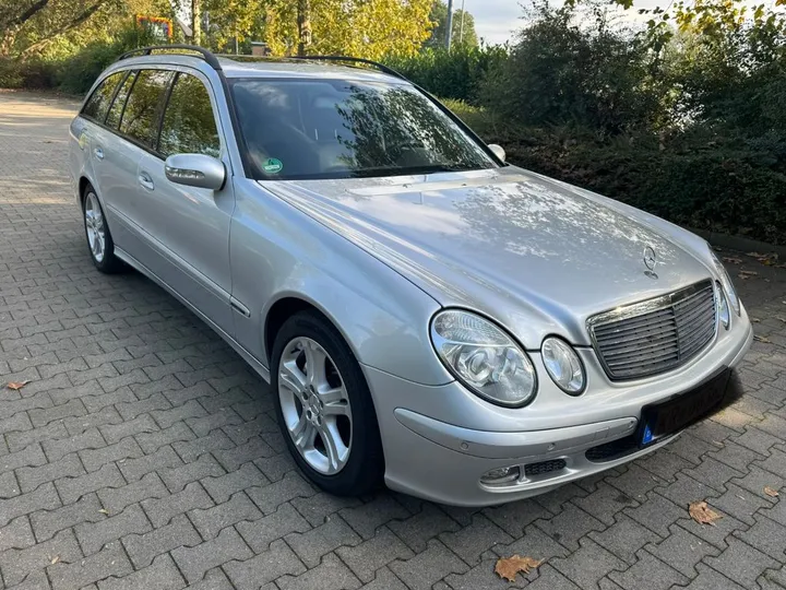 Mercedes-Benz E 200