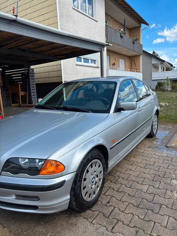 BMW 320