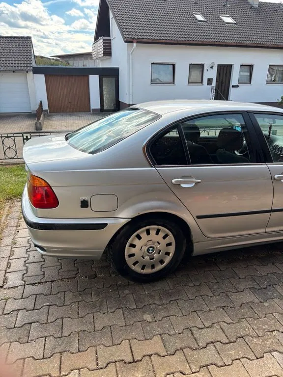 BMW 320