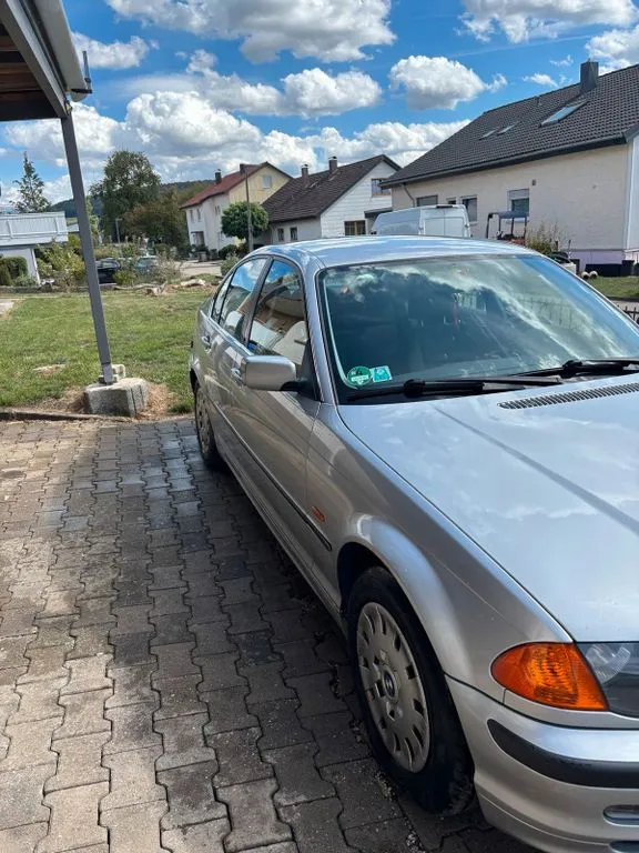 BMW 320
