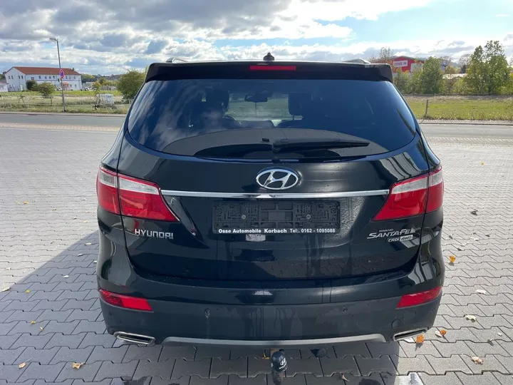 Hyundai Grand Santa Fe
