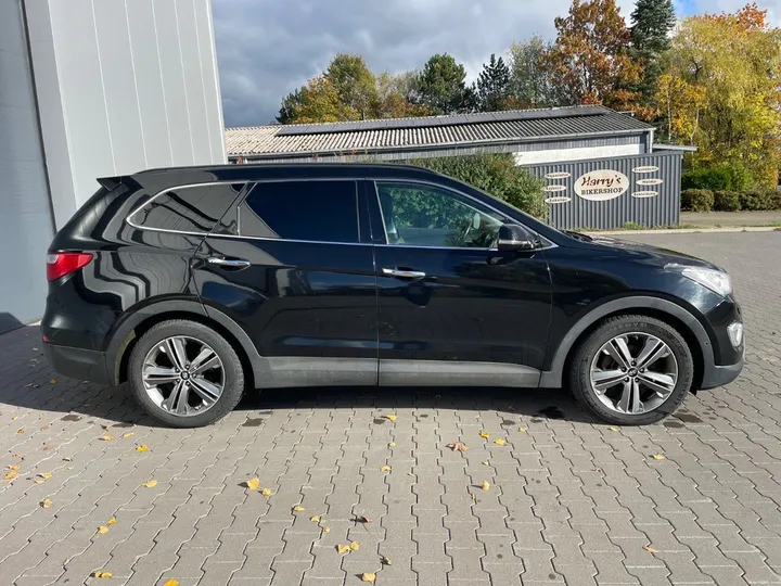 Hyundai Grand Santa Fe