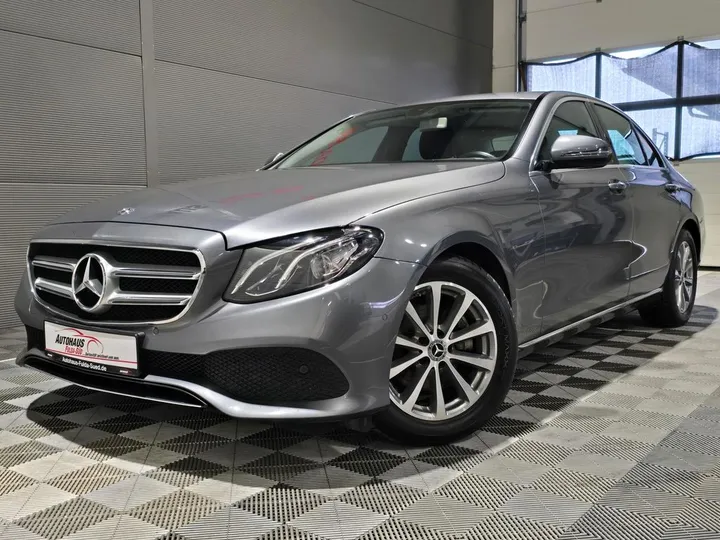 Mercedes-Benz E 200