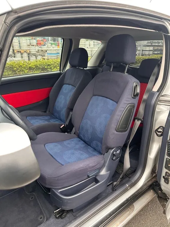 Peugeot 1007