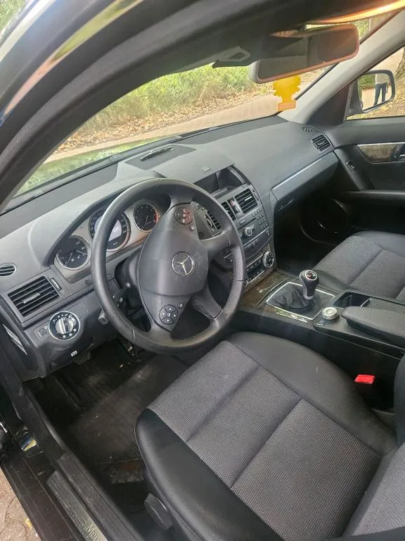 Mercedes-Benz C 230