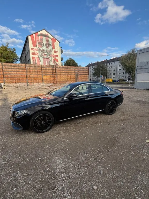 Mercedes-Benz E 220