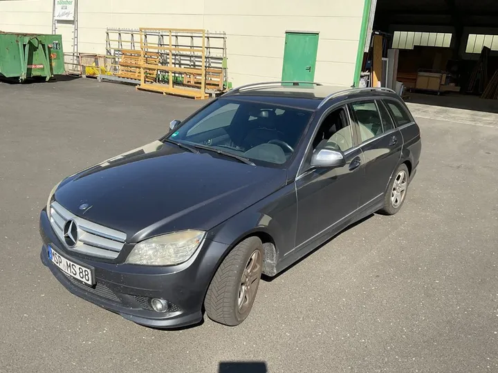 Mercedes-Benz C 230
