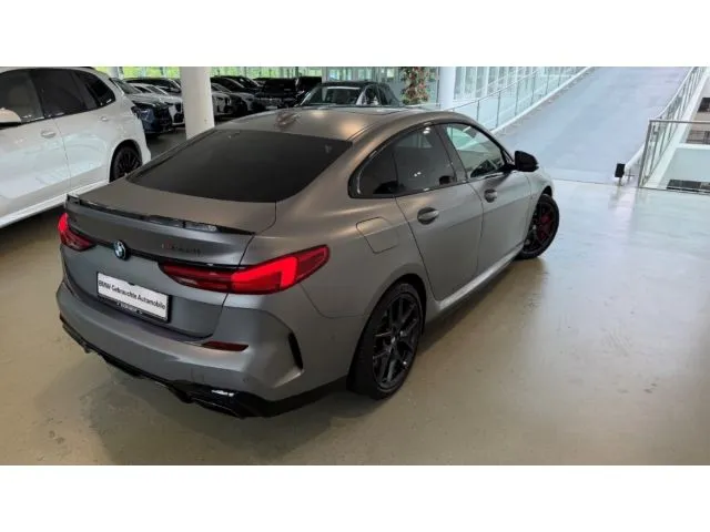 BMW M235