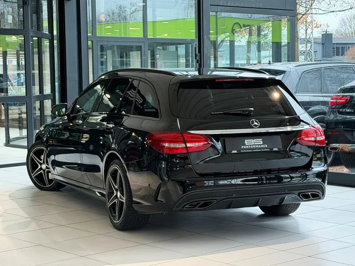 Mercedes-Benz C 400