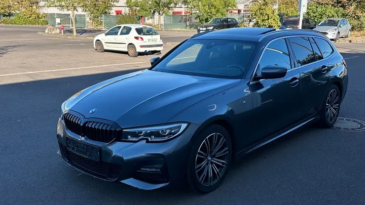 BMW 320
