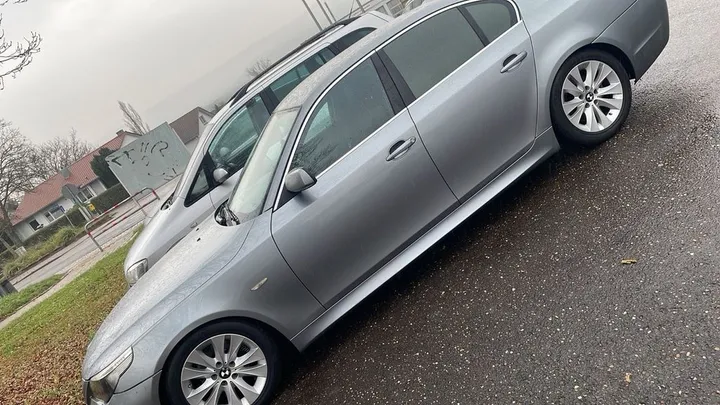 BMW 525