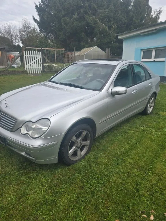 Mercedes-Benz 200