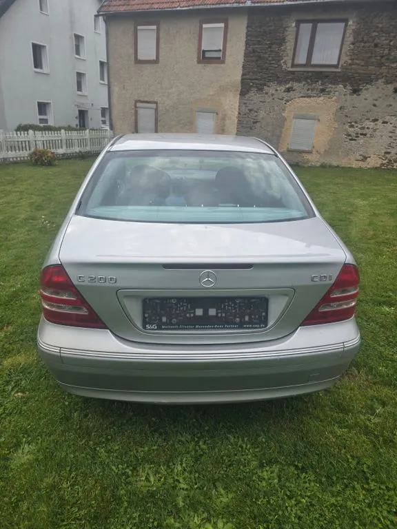 Mercedes-Benz 200