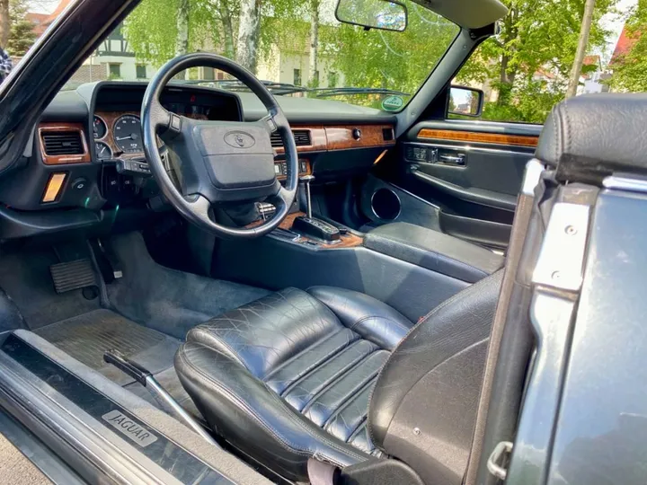 Jaguar XJSC