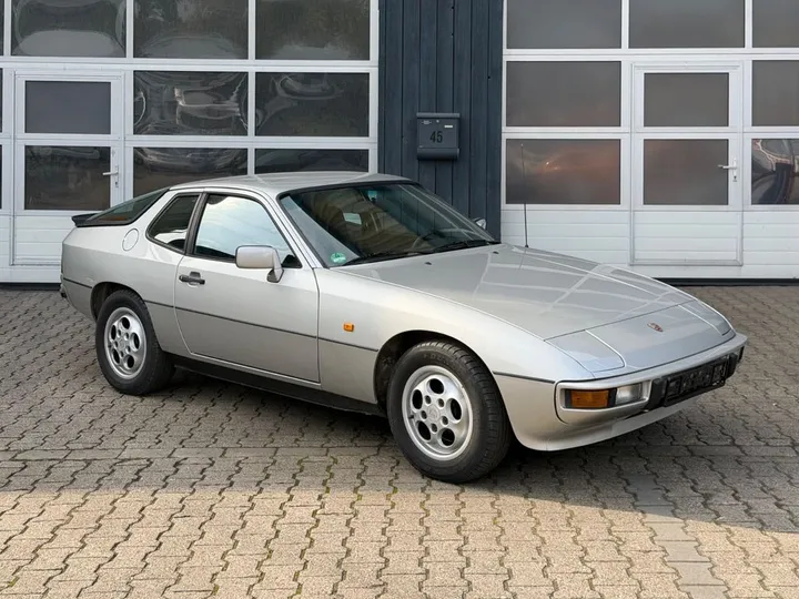 Porsche 924