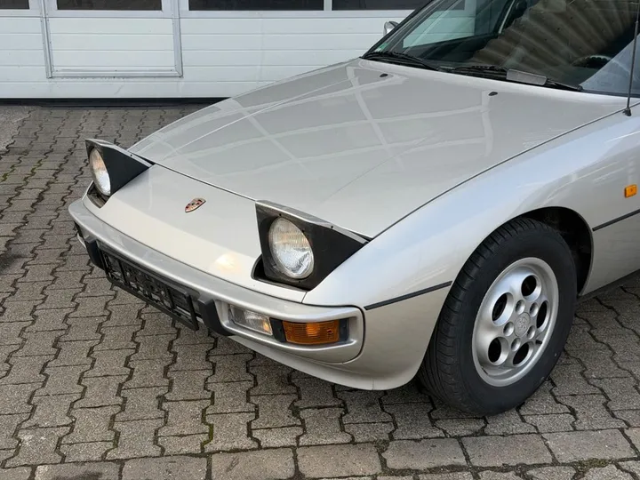 Porsche 924