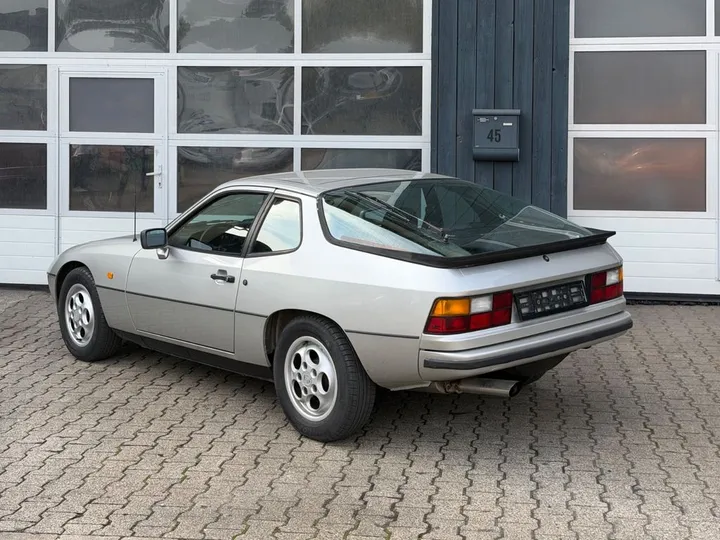 Porsche 924