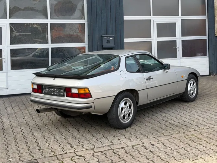 Porsche 924