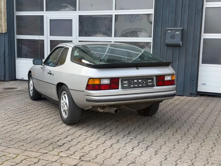 Porsche 924