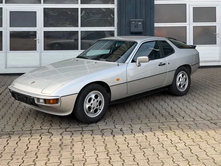 Porsche 924