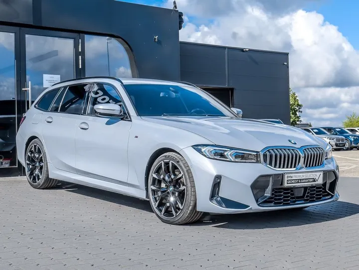 BMW 330