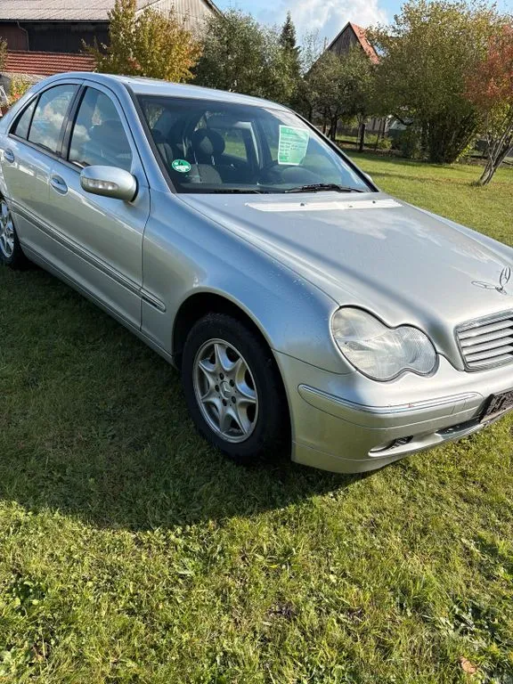 Mercedes-Benz C 180