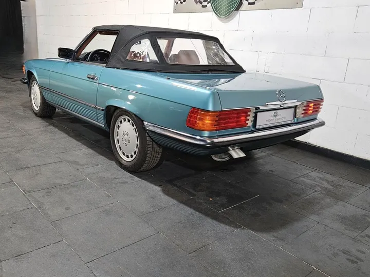 Mercedes-Benz SL 560