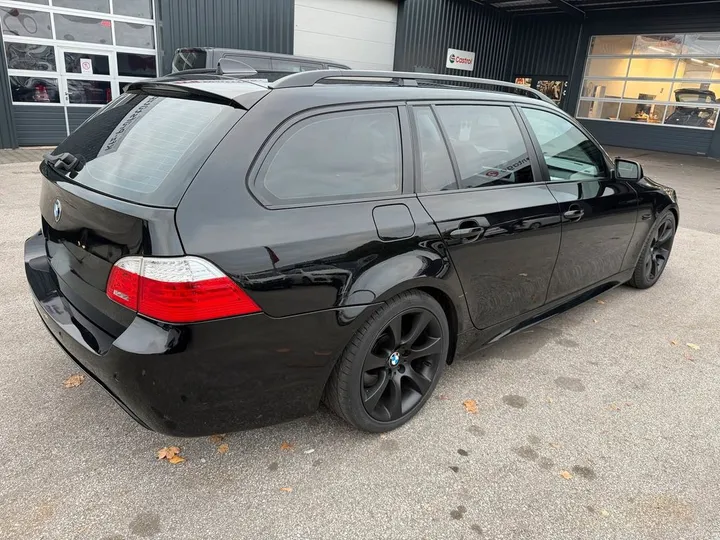BMW 525