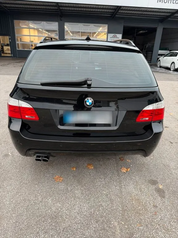 BMW 525
