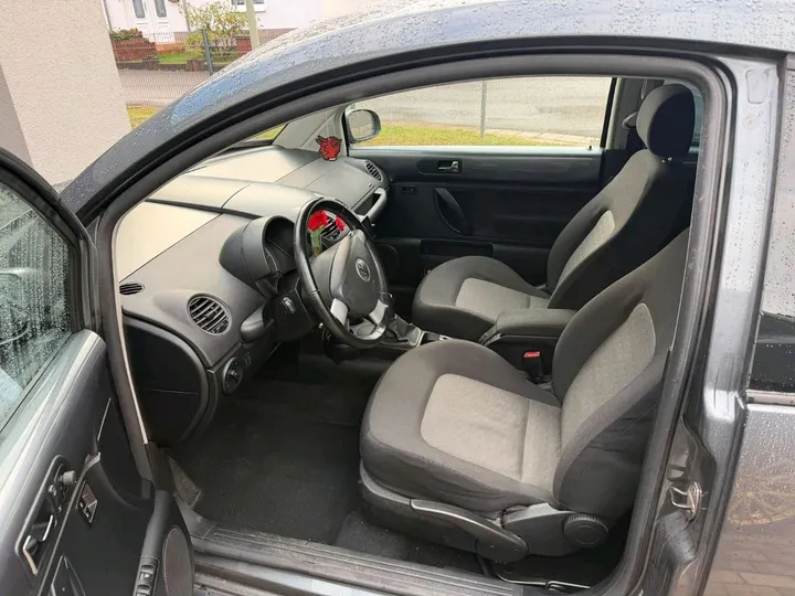 Volkswagen New Beetle
