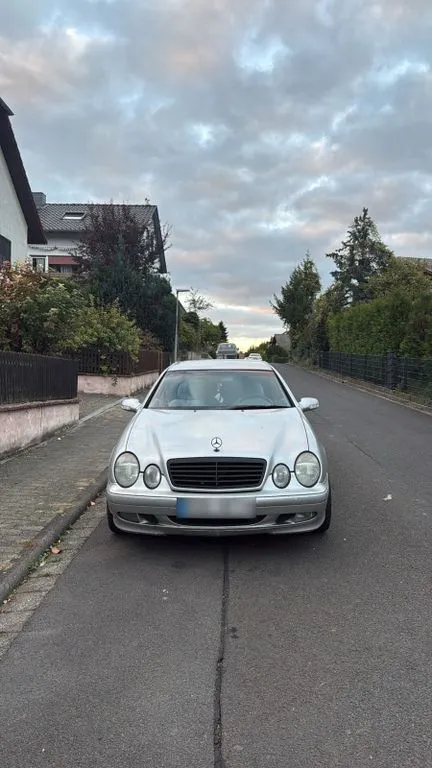 Mercedes-Benz CLK 200