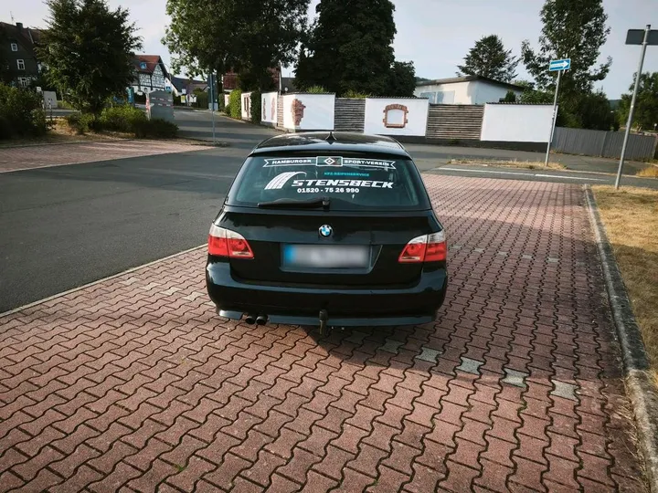 BMW 523