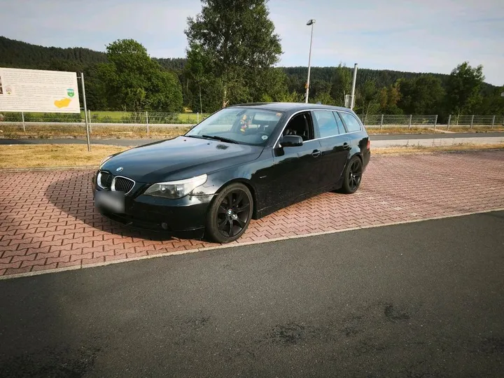 BMW 523
