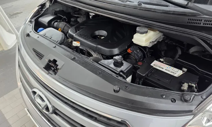 Hyundai Starex