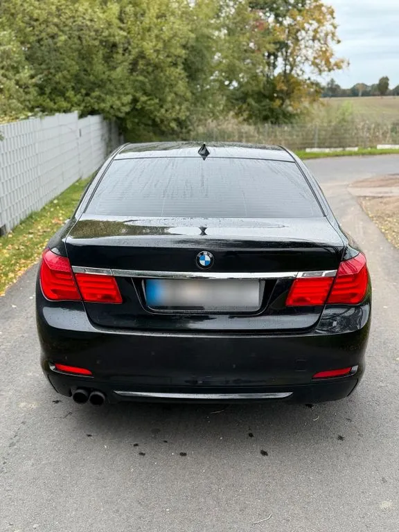 BMW 730
