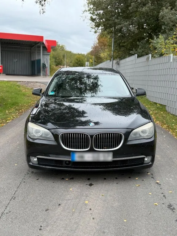 BMW 730