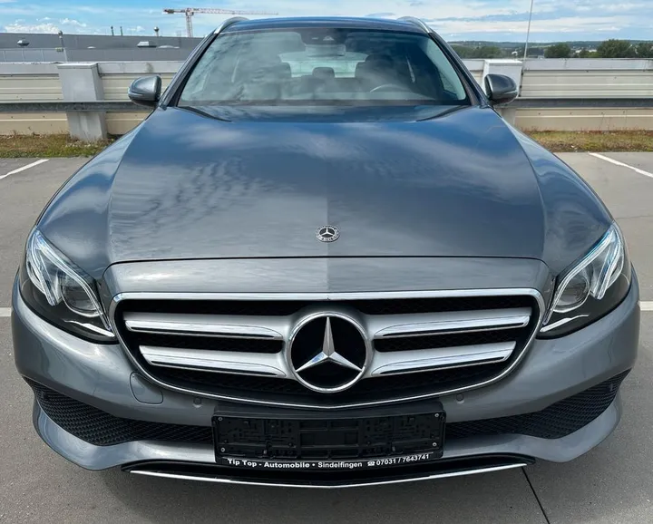 Mercedes-Benz E 220