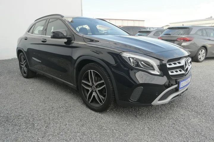 Mercedes-Benz GLA 220