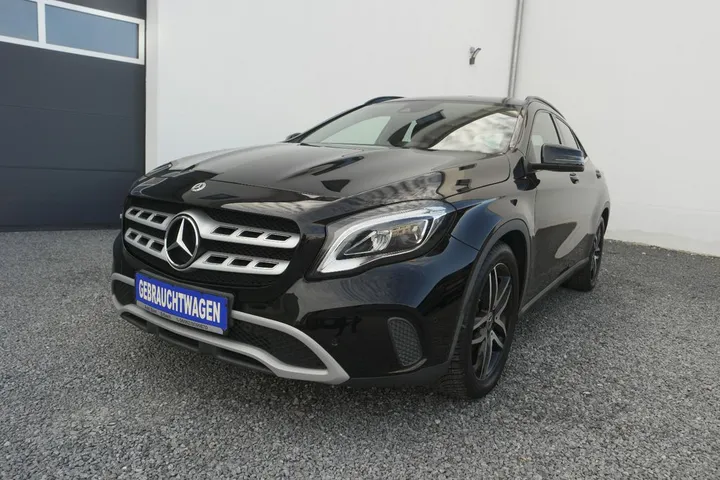 Mercedes-Benz GLA 220