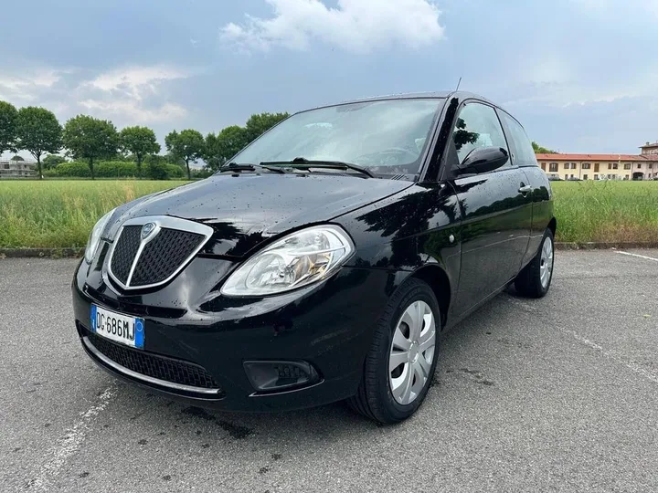 Lancia Ypsilon