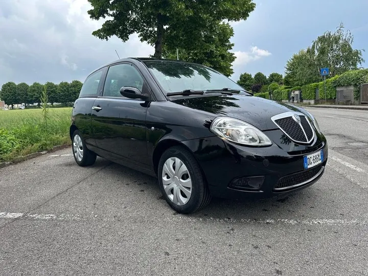 Lancia Ypsilon