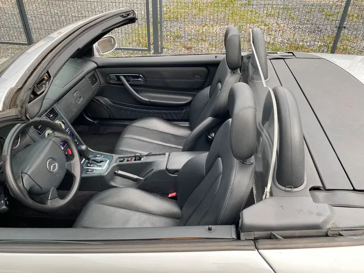 Mercedes-Benz SLK 200